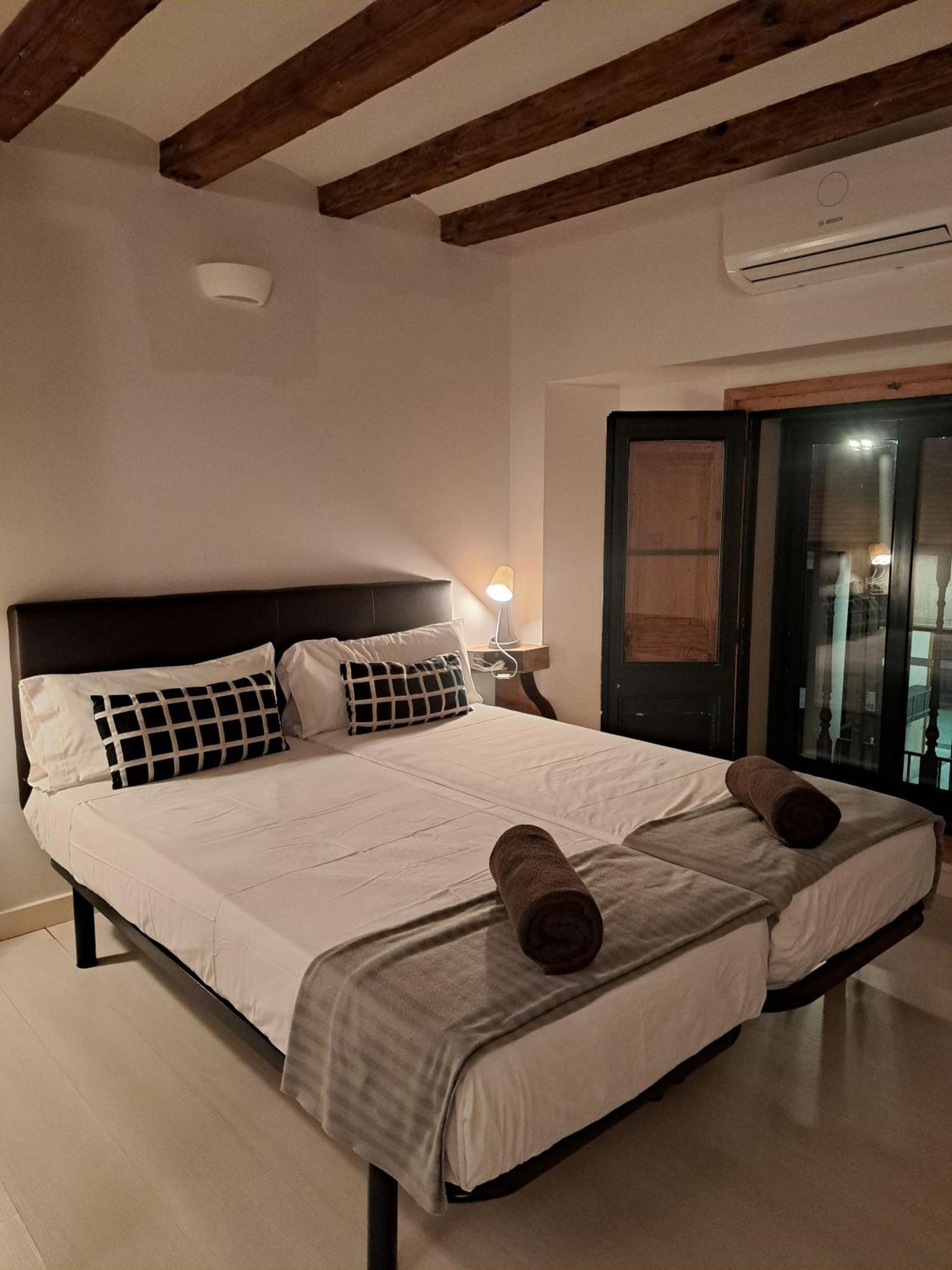 Poble Sec Apartments Barcelona Luaran gambar