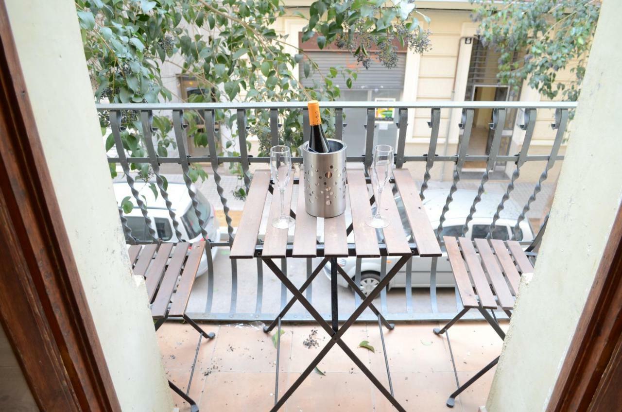 Poble Sec Apartments Barcelona Luaran gambar